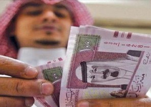 “النقد” تعيد مبلغاً مالياً لعميل بعدما احتجزه صراف آلي ورفض البنك إعادته له