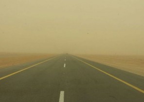 «الإنذار المبكر» ينبّه: انعدام الرؤية على طريق مكة والمدينة