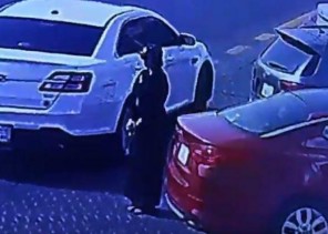 “شرطة الشرقية” تلقي القبض على الفتاة التي ظهرت في فيديو تسرق مركبة بالدمام