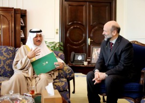 رئيس الوزراء الأردني يستقبل سفير المملكة لدى الأردن