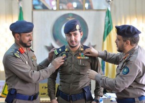 وزير الداخلية يصدر قراراً بمنح 3 من منسوبي الدفاع المدني بحائل نوط الشرف (صور)