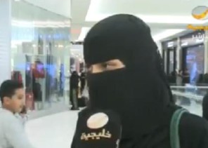 هل عندك فضول أن تتجسس على أحد؟ شاهد إجابات الناس في الشارع