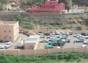 عربة الأحوال المدنية المتنقلة تقدم خدماتها لأهالي محافظة الداير