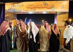 أمير حائل يتفقد الفعاليات المصاحبة لرالي حائل 2019