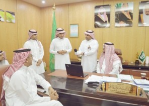 مدير تعليم صبيا يدشن مبادرة دائرة الضوء وفق خمس مسارات