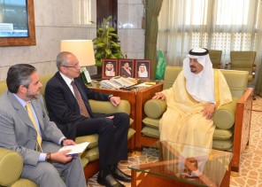 سمو أمير منطقة الرياض يستقبل القائم بأعمال سفارة المكسيك
