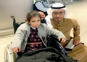 شاب سعودي ينقذ حياة طفلة من نوبة قلبية على متن طائرة