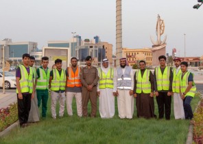 بحضور الاستاذ ياسين القاسم برنامج رمضان امان يواصل التوزيع بمدينة جيزان