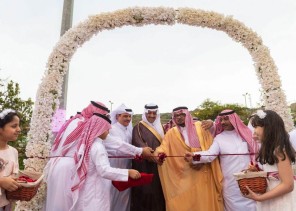تدشين مهرجان الورود والعطور في محافظة القرى بالباحة