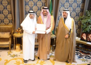 «وكيل إمارة عسير يرأس اجتماع فريق وزارة الإقتصادوالتخطيط مع اللجان المختصة بمجلس المنطقة»