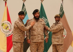 قائد المنطقة الشمالية للقوات البرية يقلد المطيري رتبته الجديدة