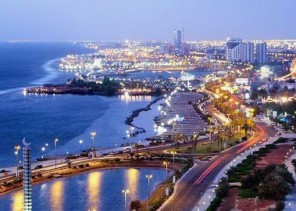 6 ملثمين يستولون على 600 ألف ريال من 3 مواطنين ويعتدون عليهم بالضرب داخل مكتب عقاري