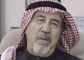 تعرف على الخطاط الذي كتب المصحف وما هو طلبه ممن يقرأ القرآن