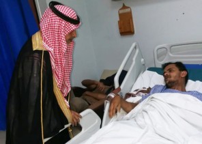 وكيل محافظ الداير يتقدم المصلين لأداء صلاة عيد الأضحى المبارك و يستقبل المهنئين و يعايد المرضى