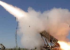 عاجل.. الدفاعات السعودية تنجح في تدمير صاروخ حوثي بسماء جازان