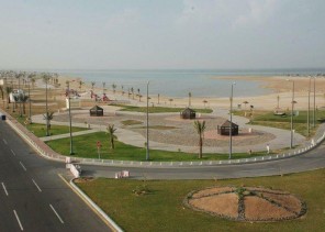 القبض على مواطن متهم بملاحقة رئيس المحكمة العامة بالليث في كل مكان وإحالته للنيابة العامة