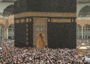 فيديو.. أمطار على الحرم المكي الشريف