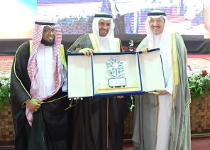 الأمير محمد بن ناصر يرعى حفل تخريج 1477 متدرباً ومتدربة وملتقى التوظيف بتقنية جازان.