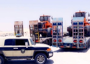 ضبط مخالفين لــ “قيامهم بتجريف الأراضي ونهل الرمال بالمنطقة الشرقية