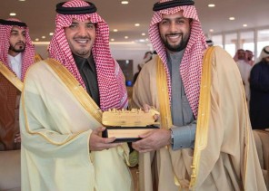 بالصور.. وزير الداخلية يرعى ختام مهرجان الملك عبدالعزيز للصقور ويسلم الفائزين الكؤوس