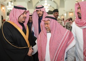 نائب أمير منطقة الرياض ينقل تعازي القيادة للشهيد مجرشي
