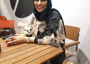 الكاتبة عُلا الشيمي تدشن كتابها ” مقبرة مشاعر “