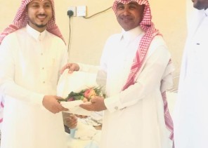 فريق الطب المنزلي بمستشفى صامطة يعايد المرضى في منازلهم