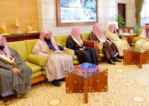 سمو أمير منطقة الرياض يستقبل مسؤولين بهيئة الأمر بالمعروف