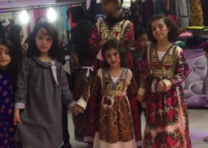 تألق الشاعرة أشجان وتفاعل الجمهور معها في المنتدى النسائي بالوافين مول