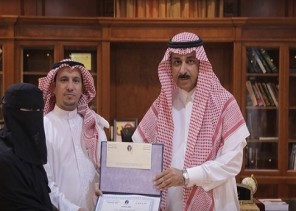 الفائزة بـ”تحدي القراءة” تعلق على تكريم الملك سلمان لها.. وتكشف سبب نُطق اسم والدها خطأ! -صور