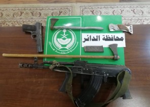 بعد عملية إطلاق نار.. القبض على مخالفين مسلحين أتخذوا من جبال الداير مخبأ لهم