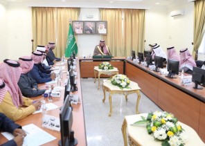 أمير الحدود الشمالية يرأس الاجتماع التنموي بمحافظة طريف