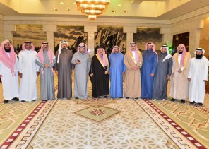 أمير الرياض يستقبل ورثة العنزي بعد تنازلهم عن قاتل أخيهم لوجه الله تعالى
