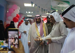 محافظة الدرب تبتهج بعيد الفطر المبارك والقحطاني يتقدم المصلين ويعايد المرضى