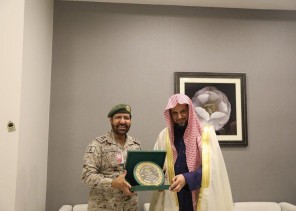 النائب العام يزور مصابي الحد الجنوبي بالمدينة الطبية العسكرية في الرياض (صور)