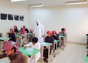 بالصور …مدير مكتب التعليم بالريث يتفقد سير الاختبارات في مجمع آل مشحنة التعليمي