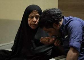 بعد فراق 7 سنوات.. يمني مقيم بالمدينة يلتقي أمه التي قدمت لتحج ضمن ضيوف خادم الحرمين غرِّد