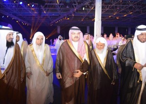 شاهد.. محافظ جدة يرعى حفل زواج جماعي لـ1400 شاب وفتاة