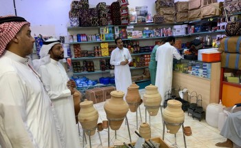 بالصور…ضبط وافد ييبع “التبغ” ضمن لوازم الرحلات في الرياض