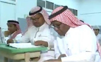 مواطن سبعيني قرر الالتحاق بمقاعد الدراسة بعد تقاعده.. ويوضح السبب (فيديو)
