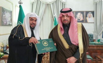 أمير الحدود الشمالية يستقبل مدير فرع هيئة الأمر بالمعروف بالمنطقة