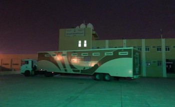 عربة قياس للاختبارات المحوسبة تصل الحائط