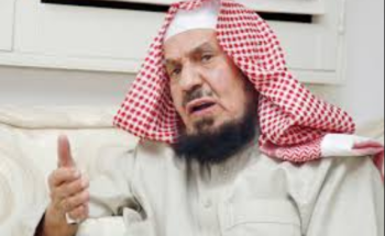 شخص يسأل: أملك 5 سيارات للاستعمال وتحفاً بالملايين هل تجب فيها الزكاة؟.. “المنيع” يجيب