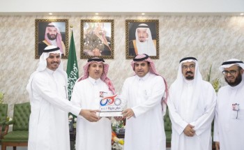 محافظ عنيزة يكرم كليات عنيزة