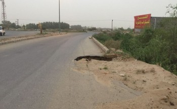 أهالي بيش يناشدون المسؤولين بصيانة عاجلة للطرق المتضررة من الأمطار