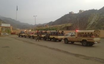 بإشراف محافظ الداير.. عملية الـ ” ١٢ساعات ” تنجح في القبض على مخالفين امتهنوا التهريب والاتجار بالبشر