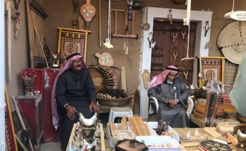 حرفيو وحرفيات مراكز الإبداع الحرفي بالقصيم يميزون تراث المنطقة بالجنادرية ٣٣