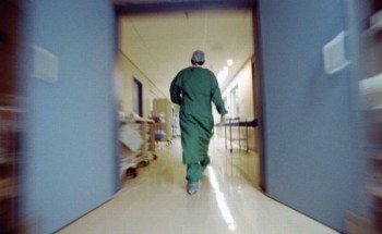 جازان: مقتل خمسيني بضربات “فأس” بجوار منزله.. والجاني يختفي