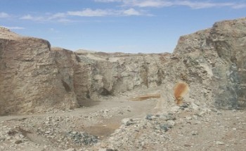 عفيف.. استدعاء صاحب موقع تعدين تعدّى على معالم بيئية