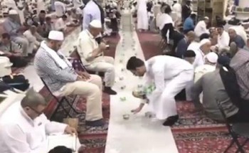 شاهد.. أسر في المدينة المنورة تتوارث عادة تقديم الإفطار خلال رمضان لزوار المسجد النبوي